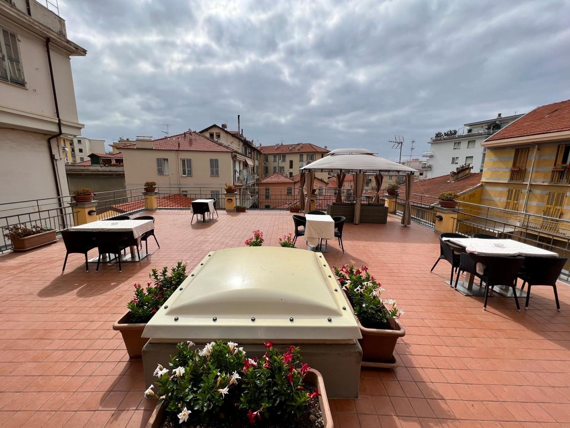 Hotel Casa Zeffirino à San Remo Extérieur photo